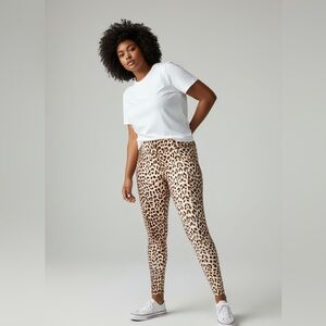Ashley sports cheetah pattern leggings polyester tan brown Women 22/24